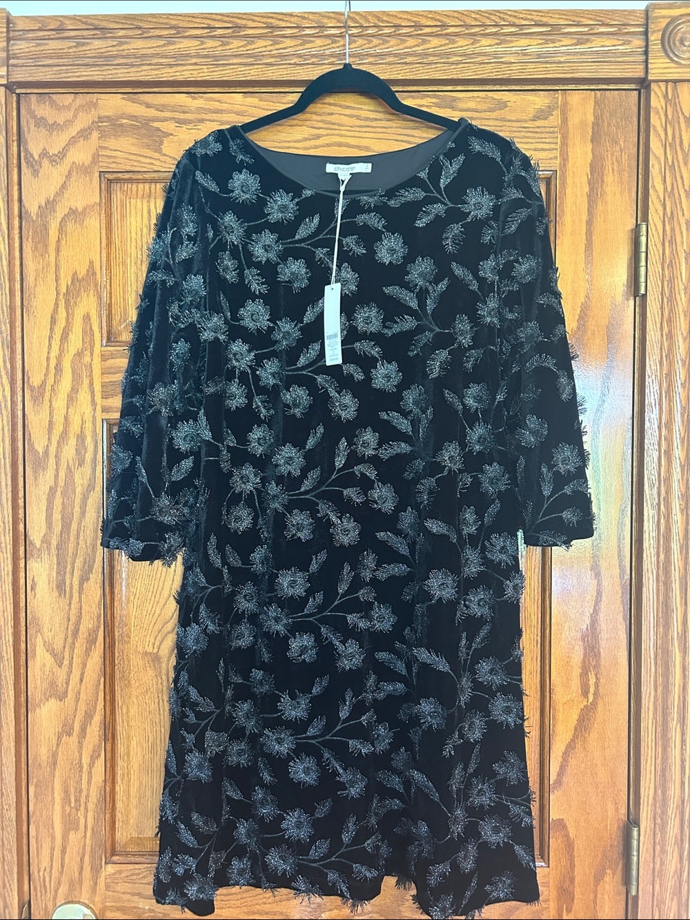 NWT Chico’s Velvet Floral Embroidered Shift Dress - Black Size 2